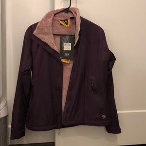 Women’s Mountain Hardware ski jacket